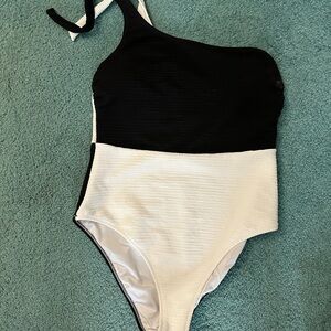 Cupshe one shoulder tie swimsuit